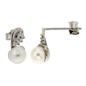Orecchini con perla e diamanti